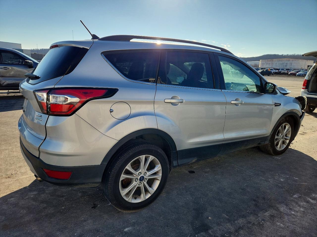 2018 FORD ESCAPE SEL photo 3