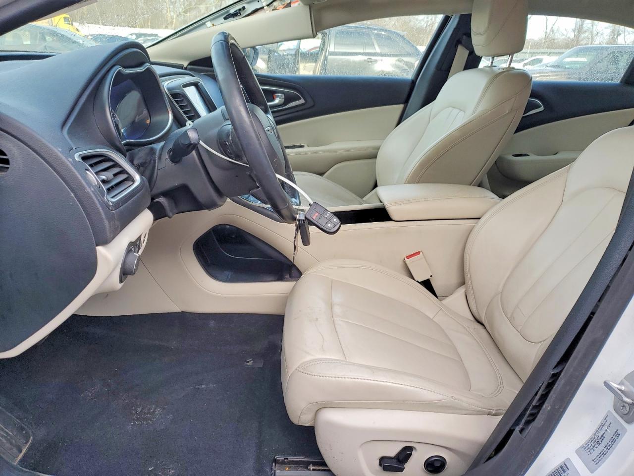 2016 CHRYSLER 200 LIMITED photo 7