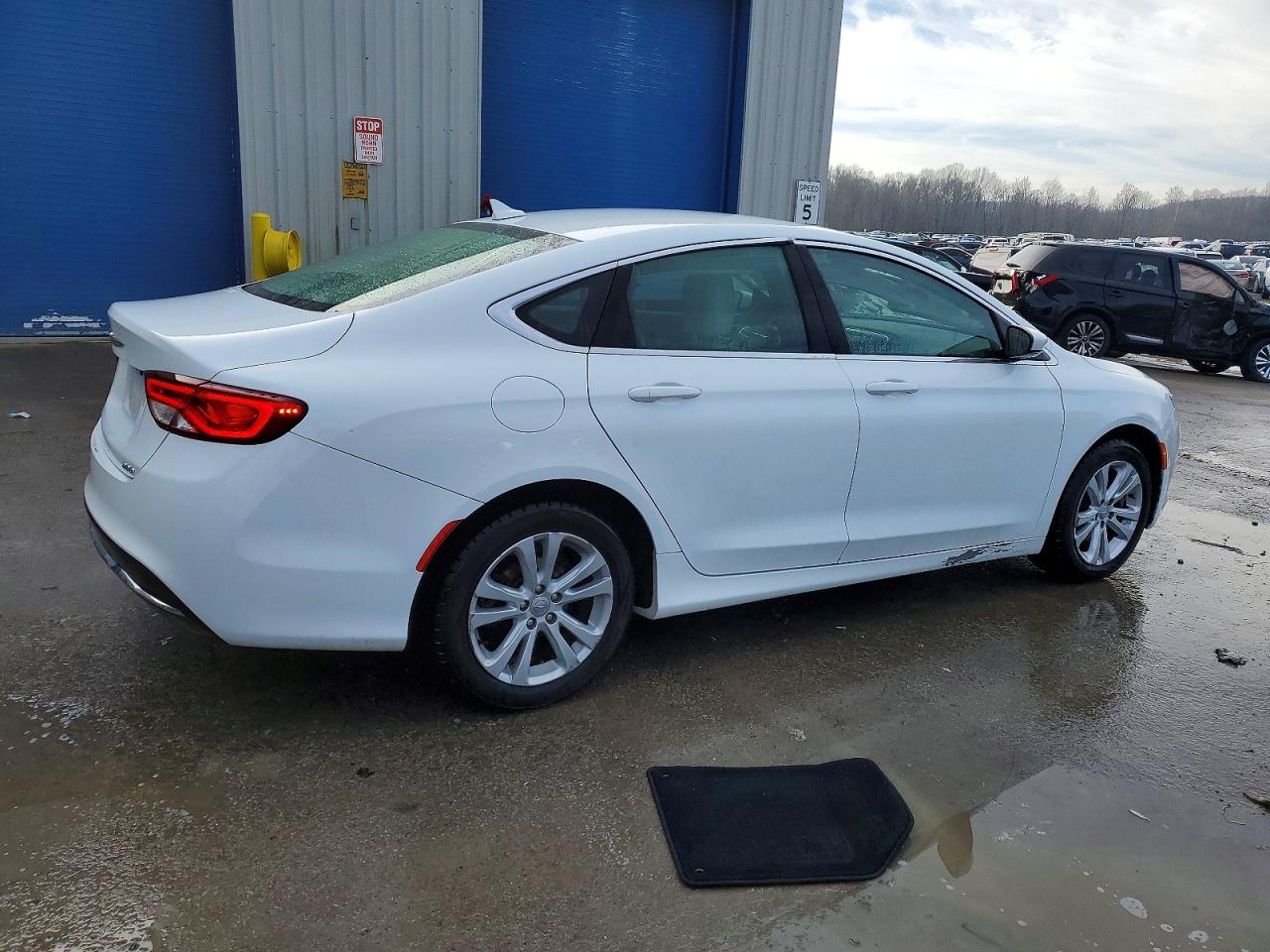 2016 CHRYSLER 200 LIMITED photo 3