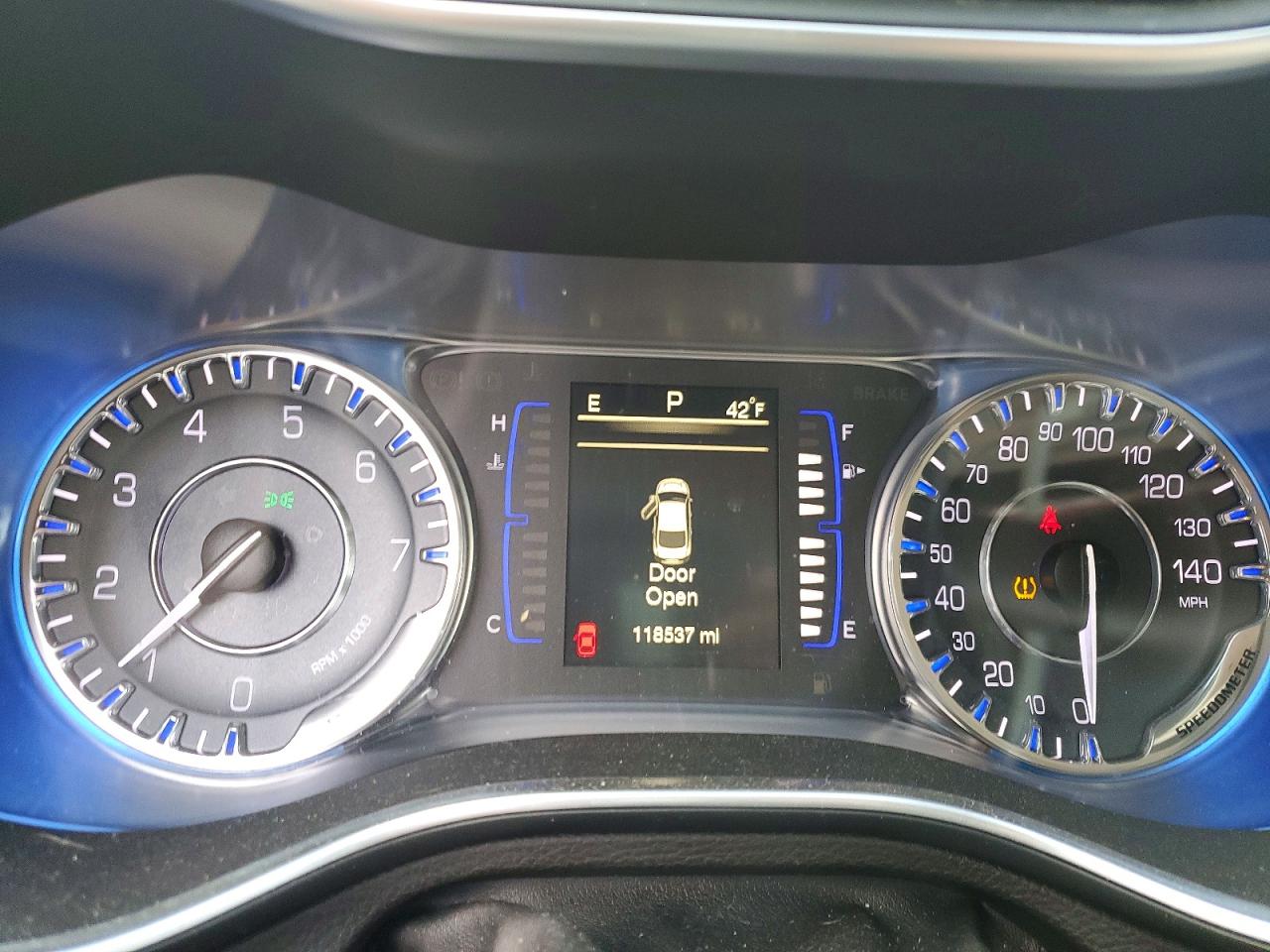 2016 CHRYSLER 200 LIMITED photo 9