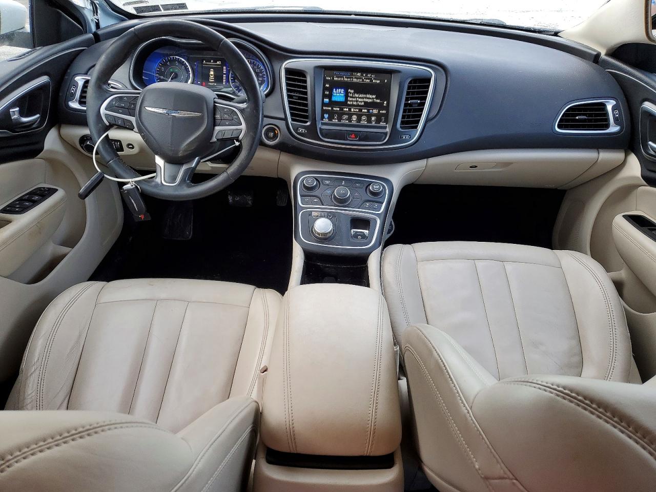2016 CHRYSLER 200 LIMITED photo 8