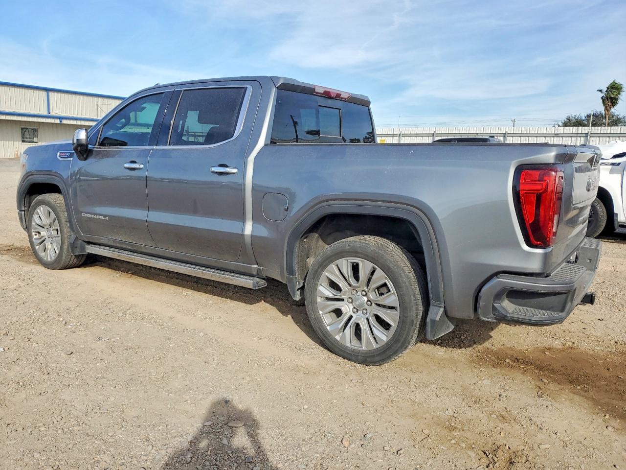 2021 GMC SIERRA K1500 DENALI photo 2