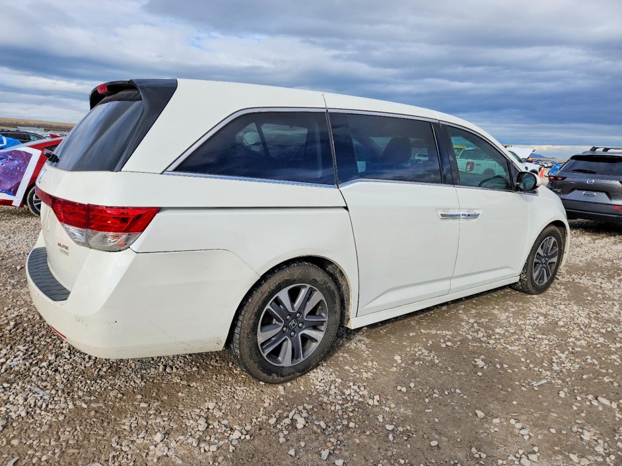 2016 HONDA ODYSSEY TOURING photo 3