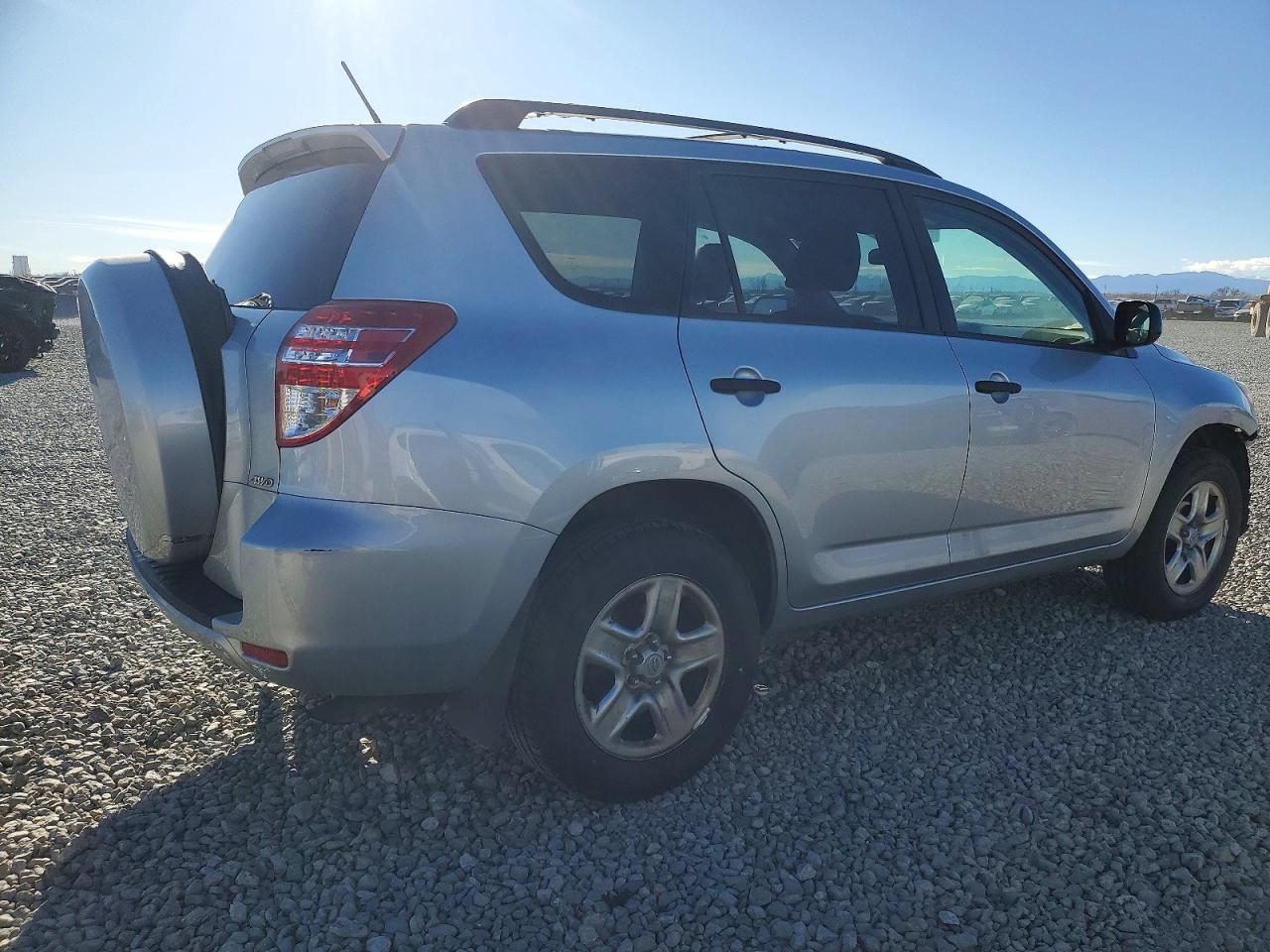 2011 TOYOTA RAV4 photo 3