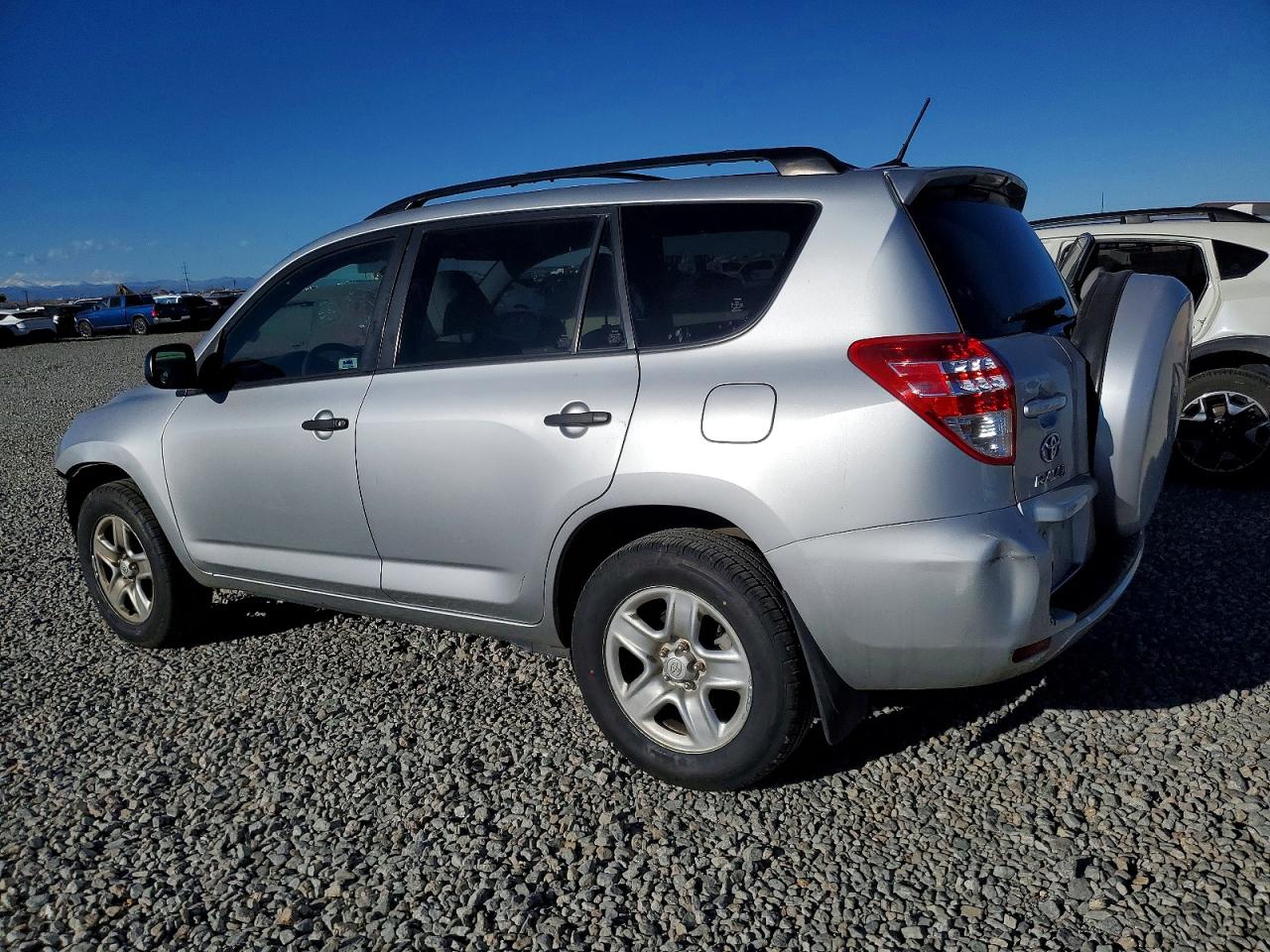 2011 TOYOTA RAV4 photo 2