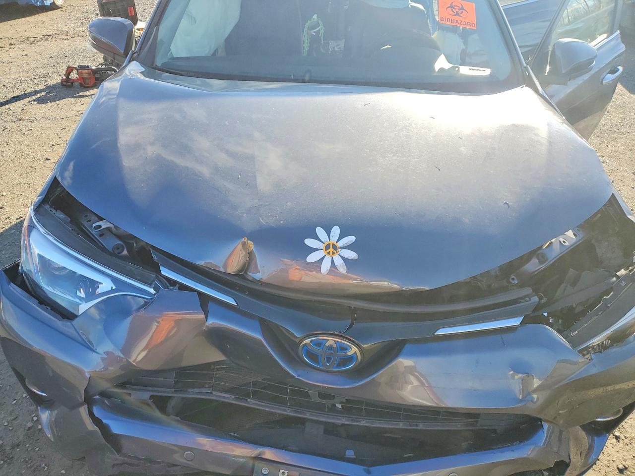 2016 TOYOTA RAV4 HV LIMITED photo 12