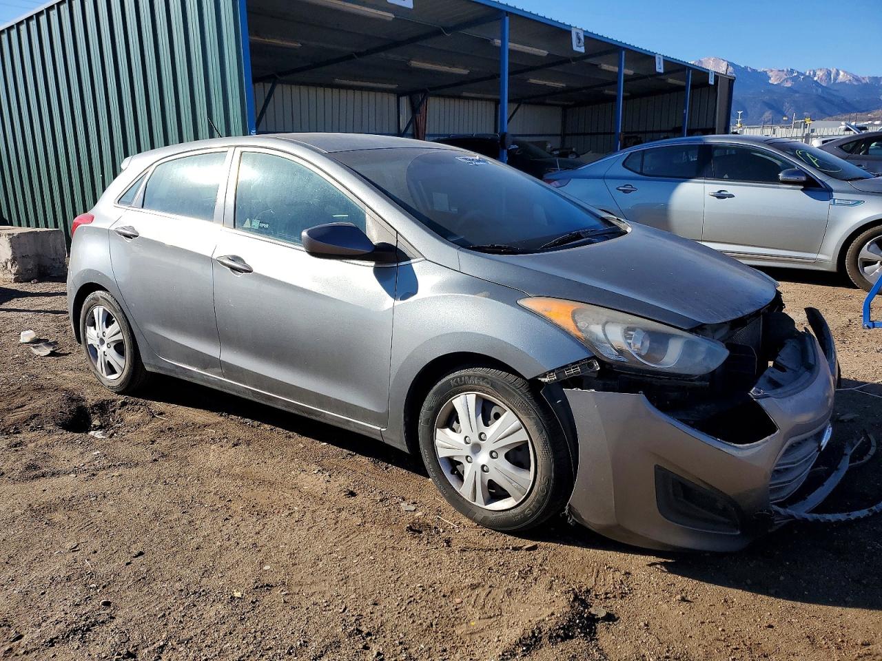 2017 HYUNDAI ELANTRA GT photo 4