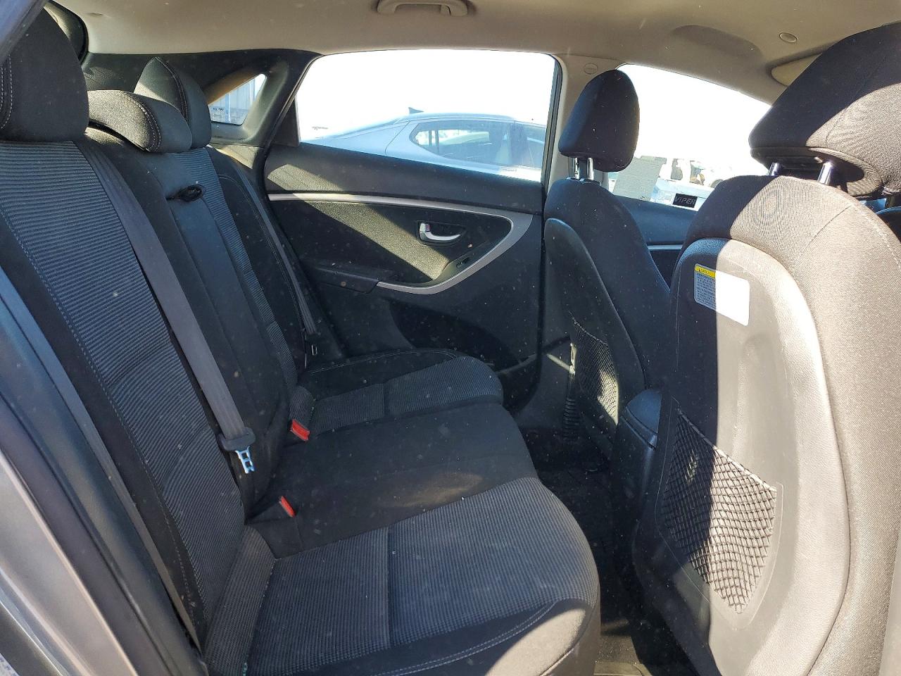 2017 HYUNDAI ELANTRA GT photo 10