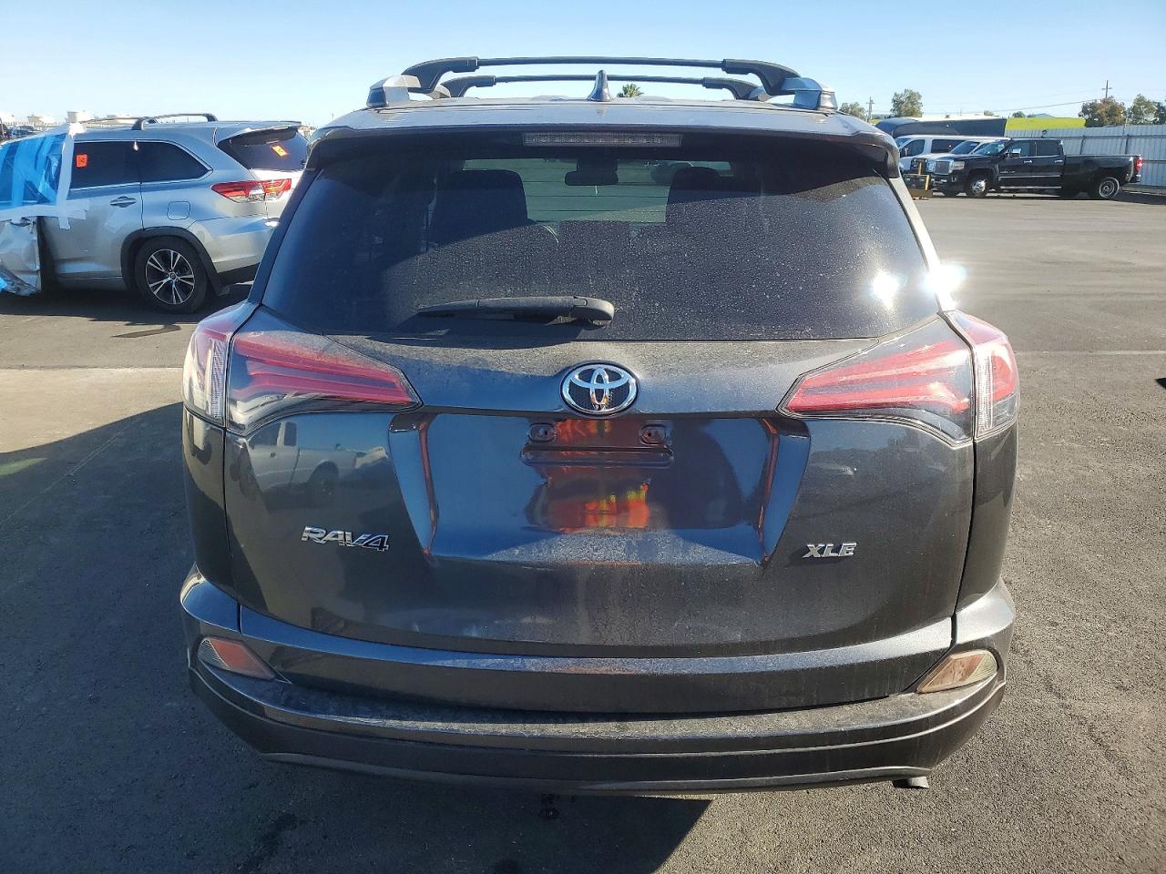 2016 TOYOTA RAV4 XLE photo 11