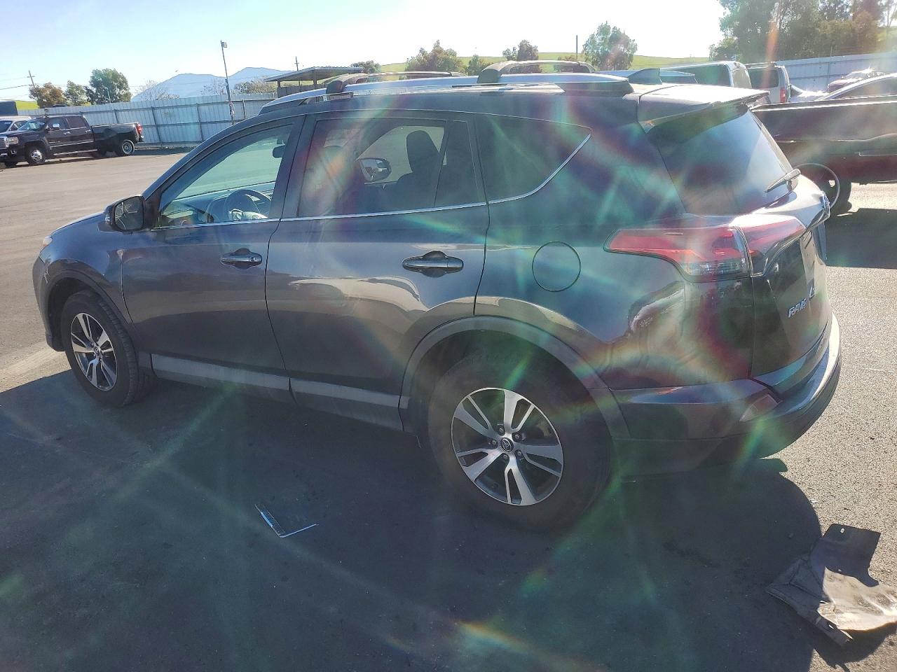 2016 TOYOTA RAV4 XLE photo 3