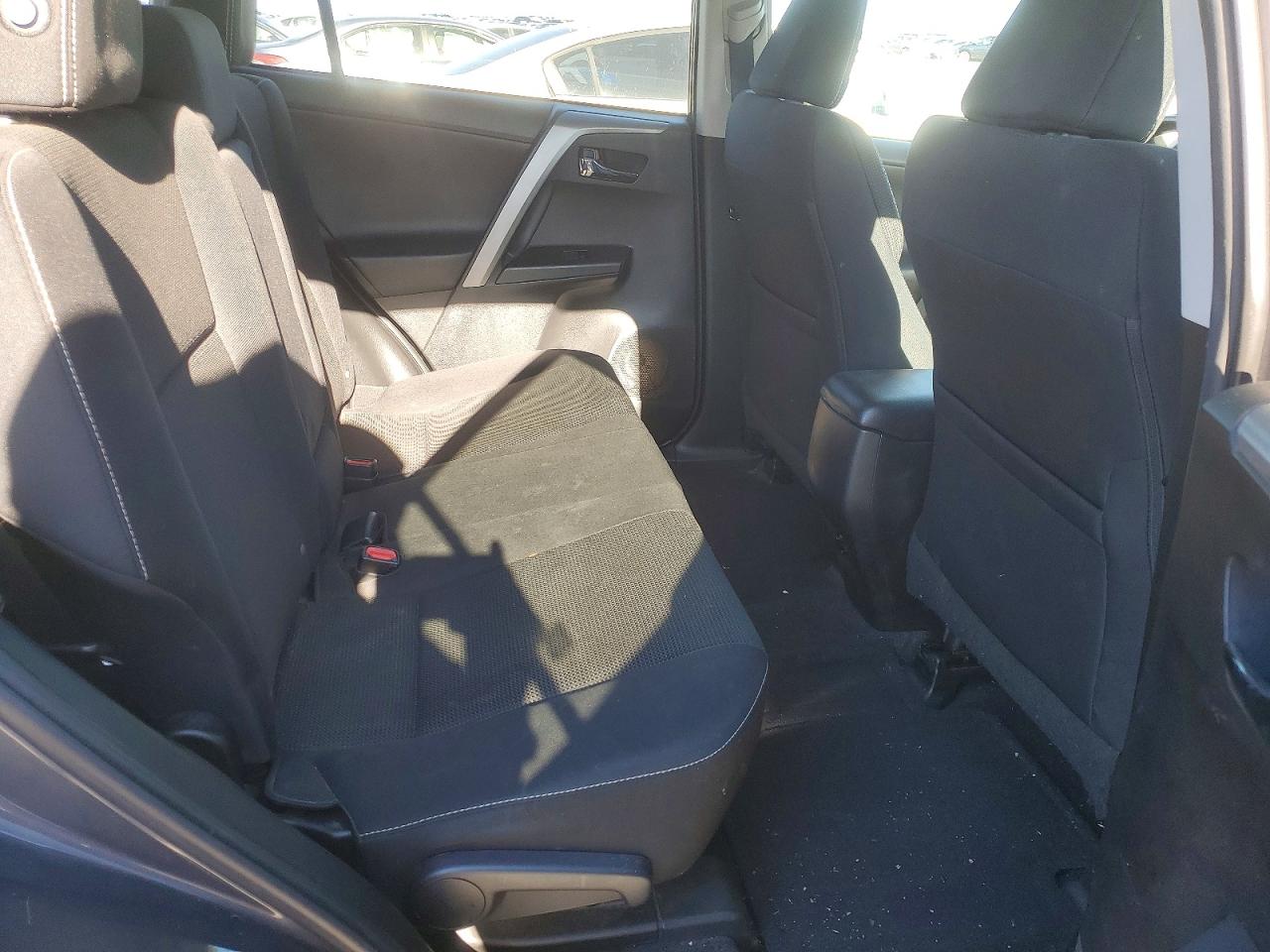 2016 TOYOTA RAV4 XLE photo 21