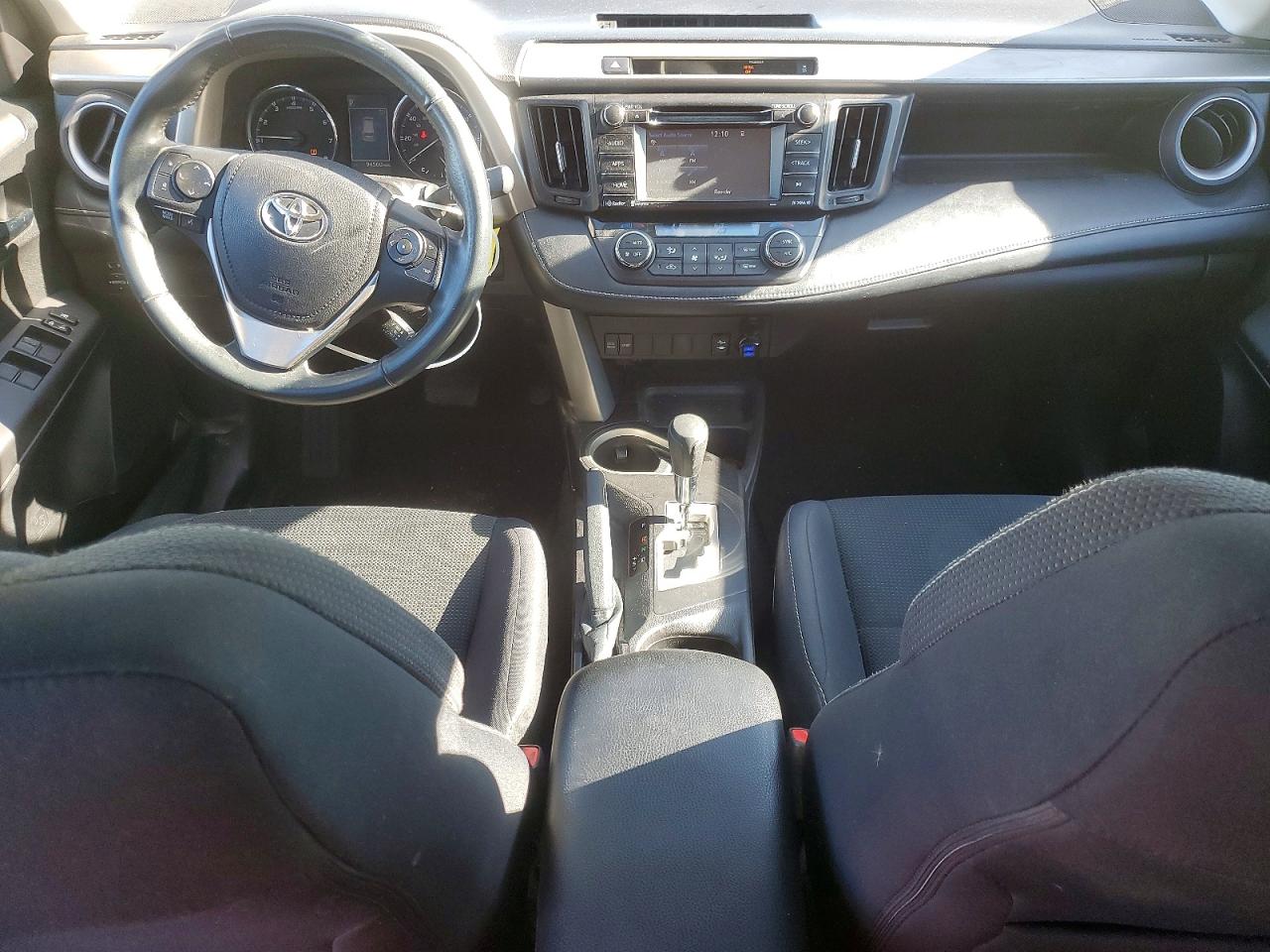 2016 TOYOTA RAV4 XLE photo 15