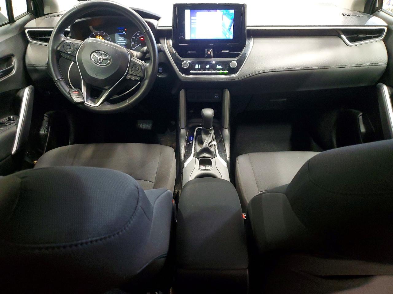 2024 TOYOTA COROLLA CROSS LE photo 8
