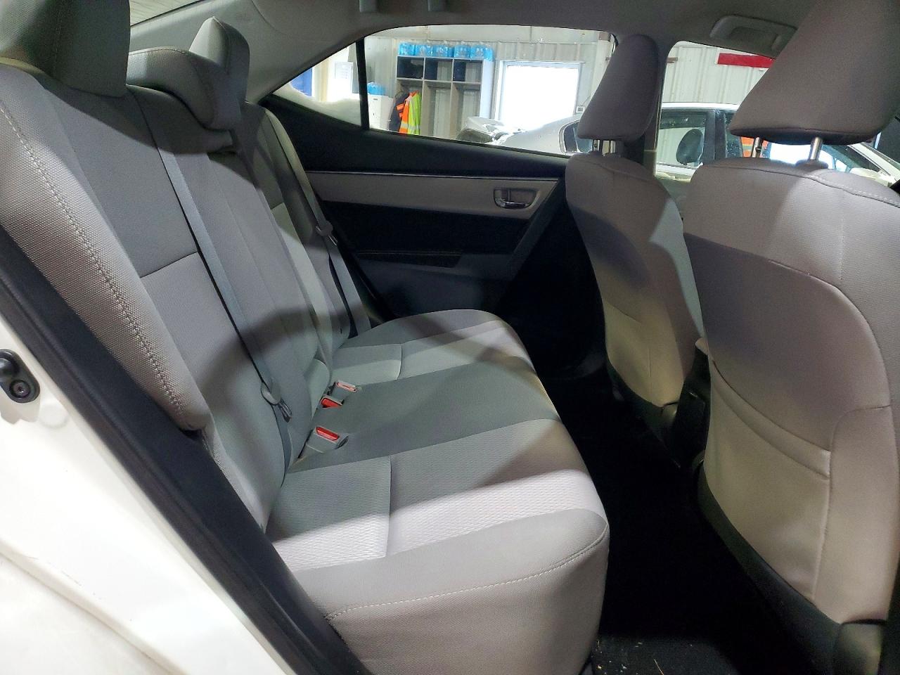 2015 TOYOTA COROLLA L photo 10