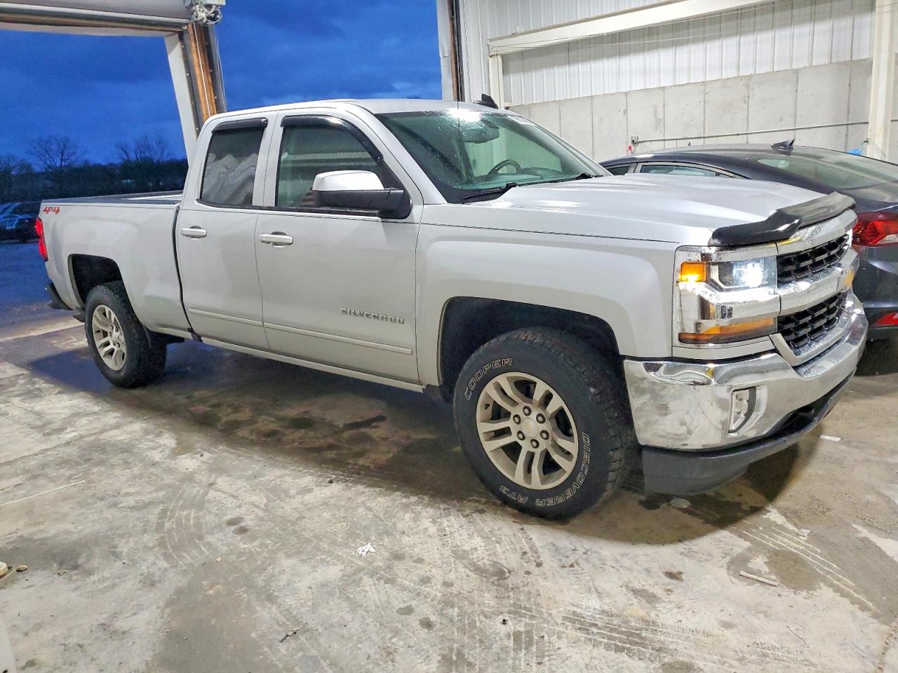 2018 CHEVROLET SILVERADO K1500 LT photo 4