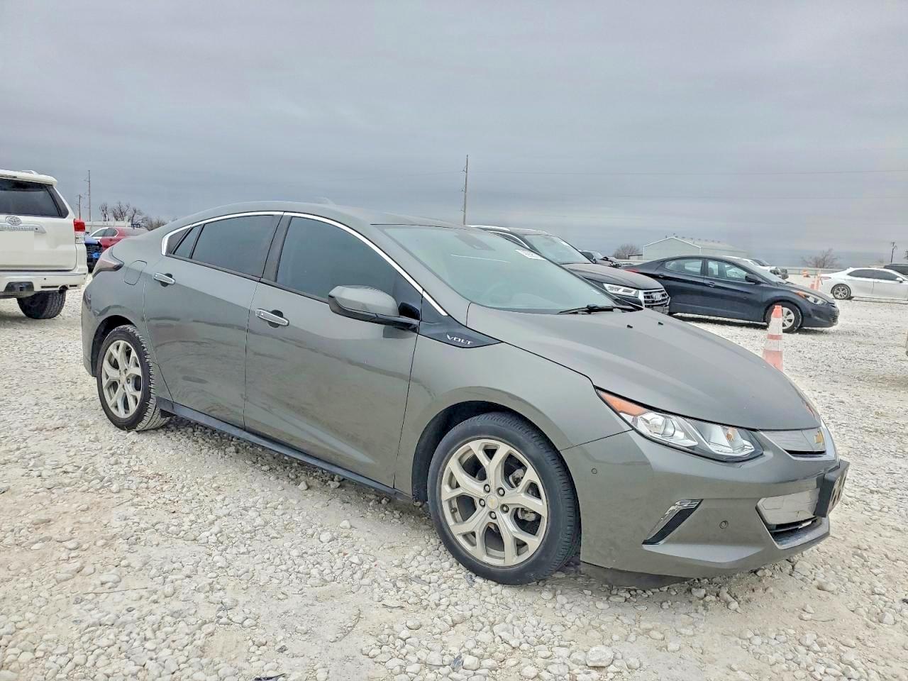 2017 CHEVROLET VOLT PREMIER photo 4
