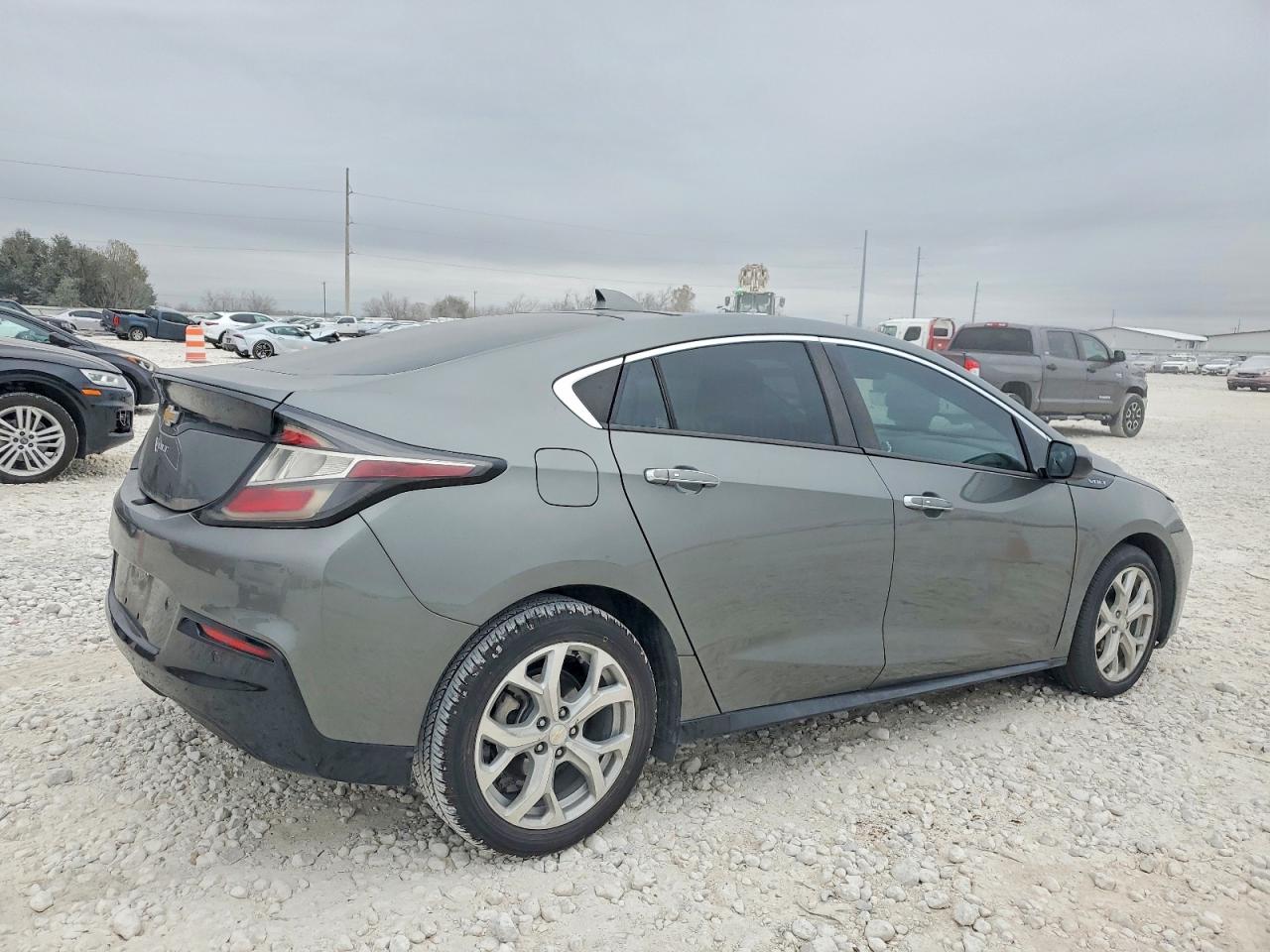 2017 CHEVROLET VOLT PREMIER photo 3