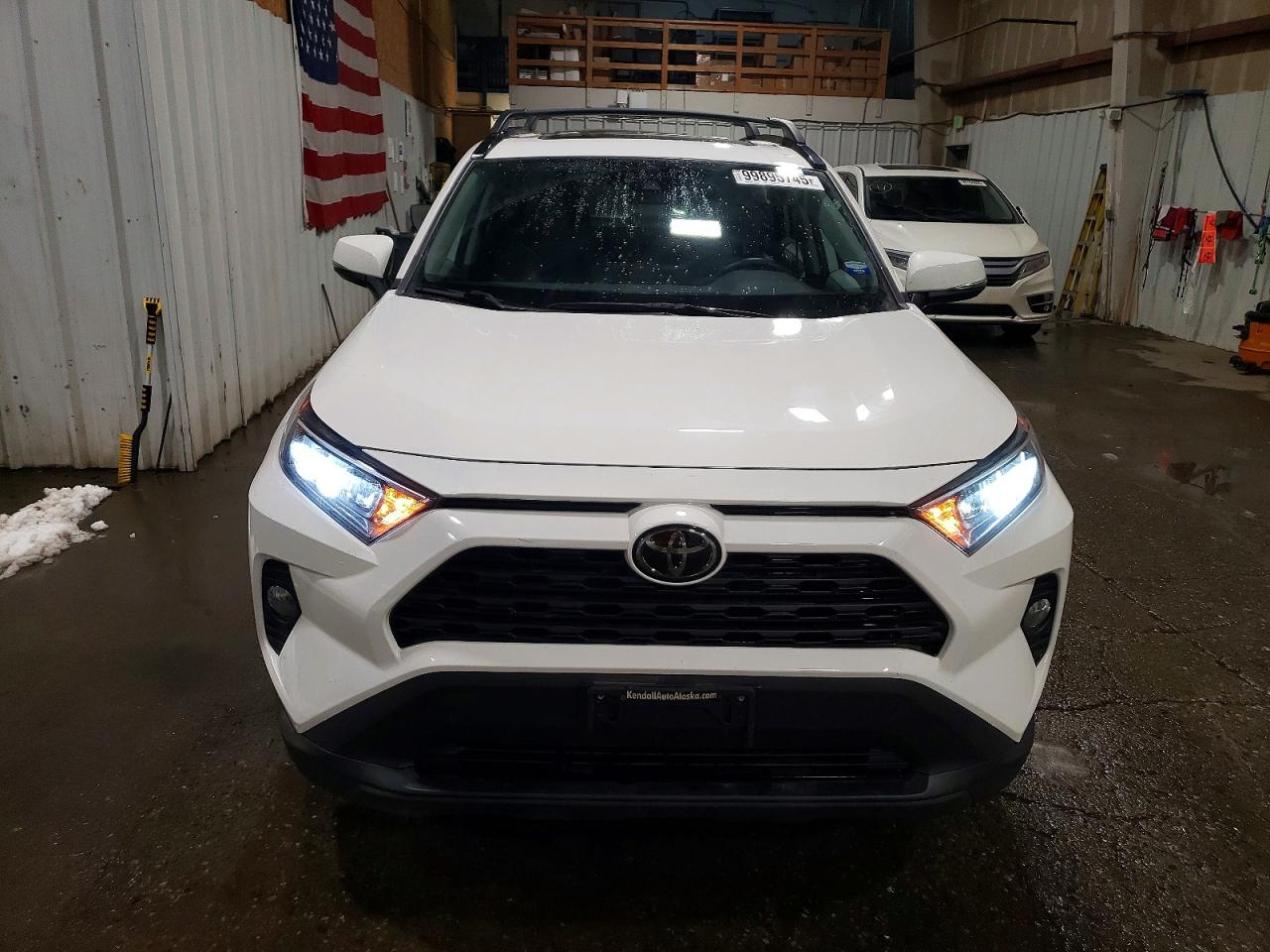 2019 TOYOTA RAV4 XLE PREMIUM photo 5