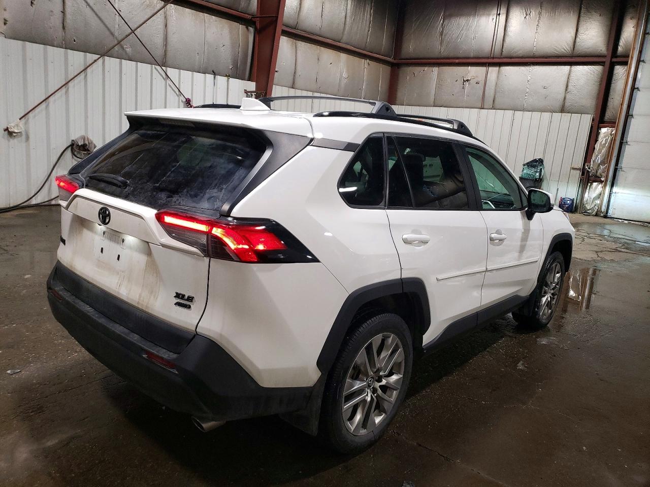 2019 TOYOTA RAV4 XLE PREMIUM photo 3