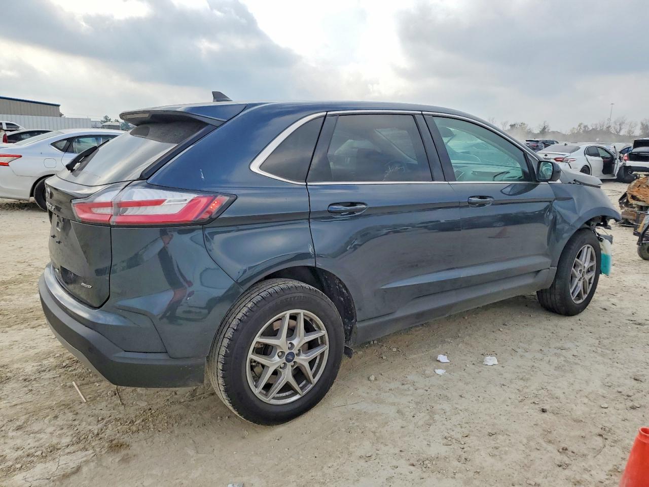 2024 FORD EDGE SEL photo 3