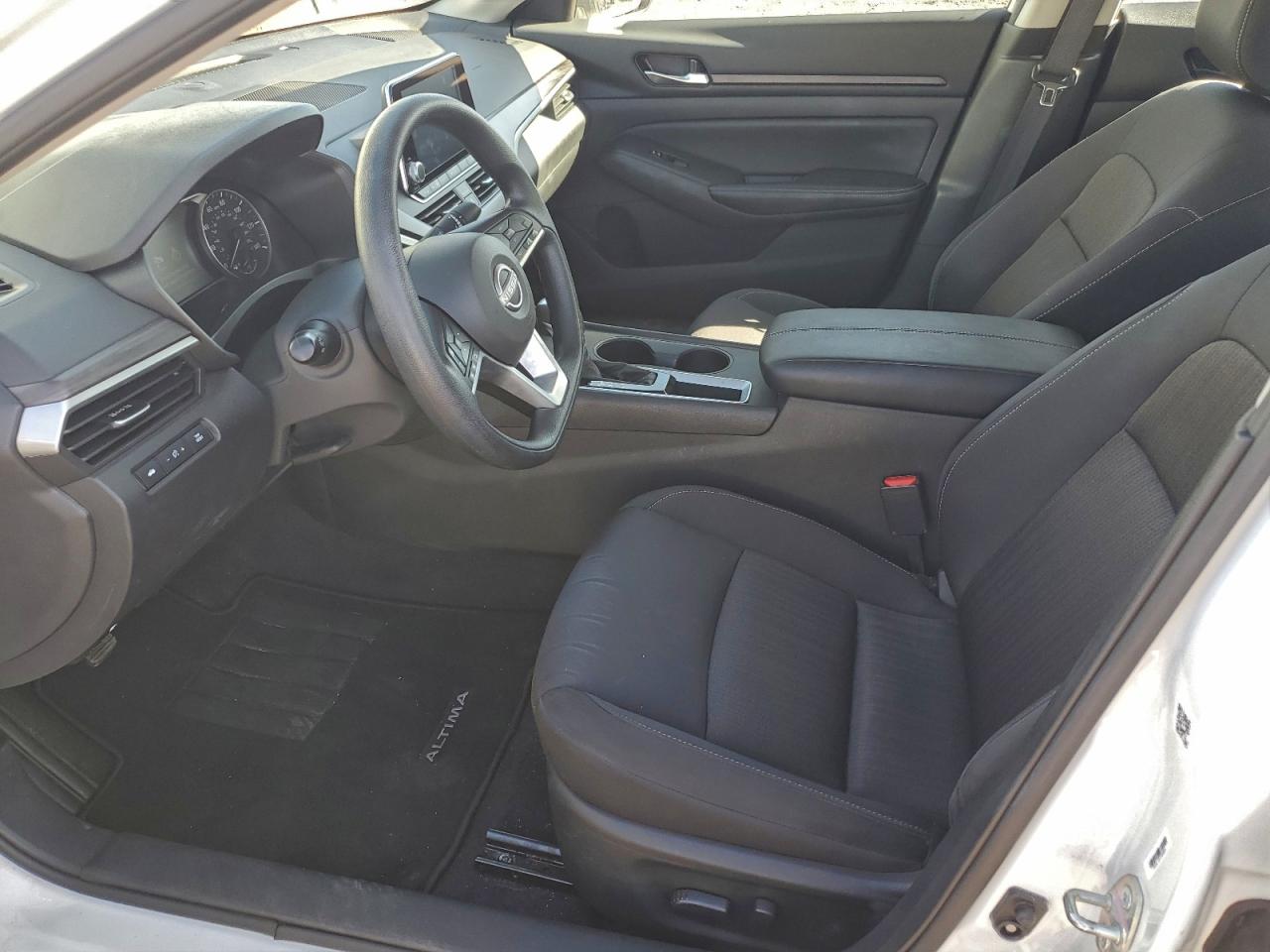 2025 NISSAN ALTIMA SV photo 7