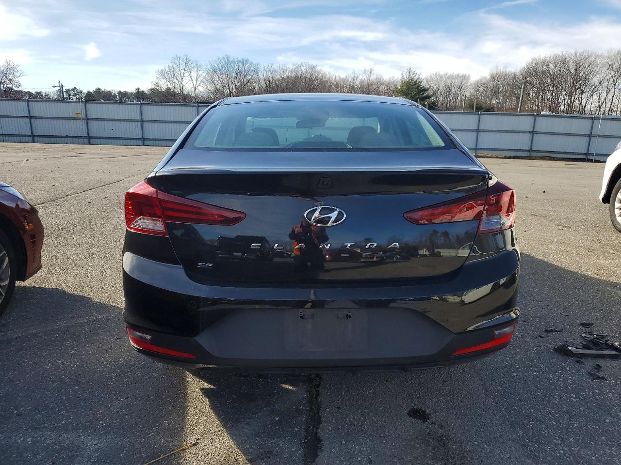 2020 HYUNDAI ELANTRA SE photo 6