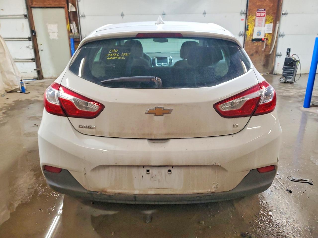 2017 CHEVROLET CRUZE LT photo 6