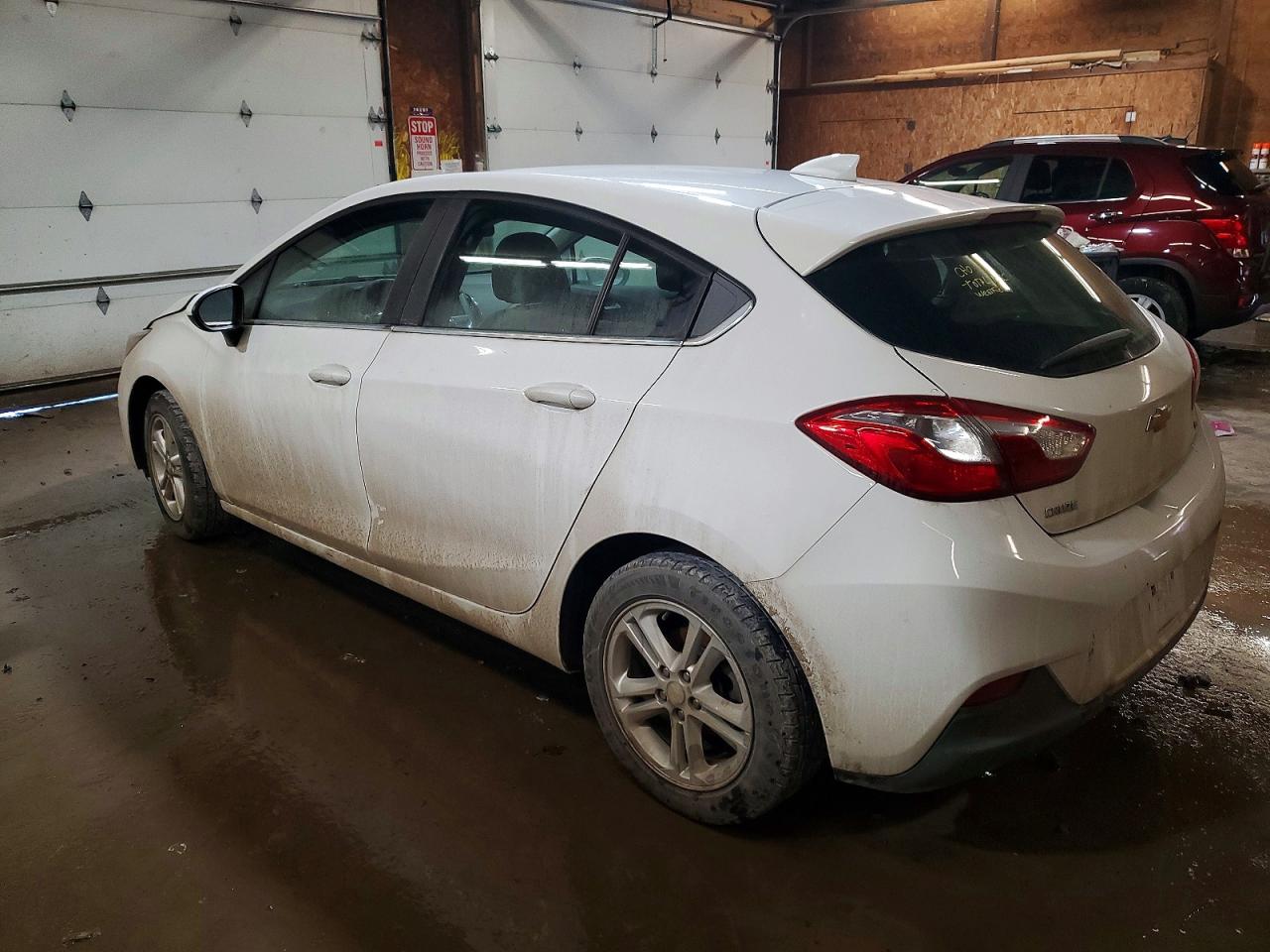 2017 CHEVROLET CRUZE LT photo 2