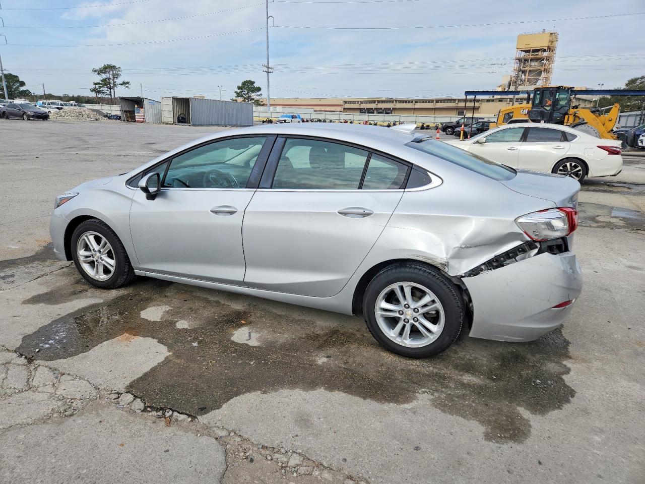 2016 CHEVROLET CRUZE LT photo 2
