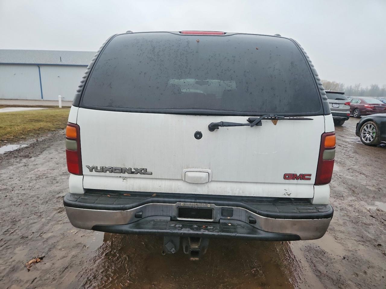 2003 GMC YUKON XL K1500 photo 6