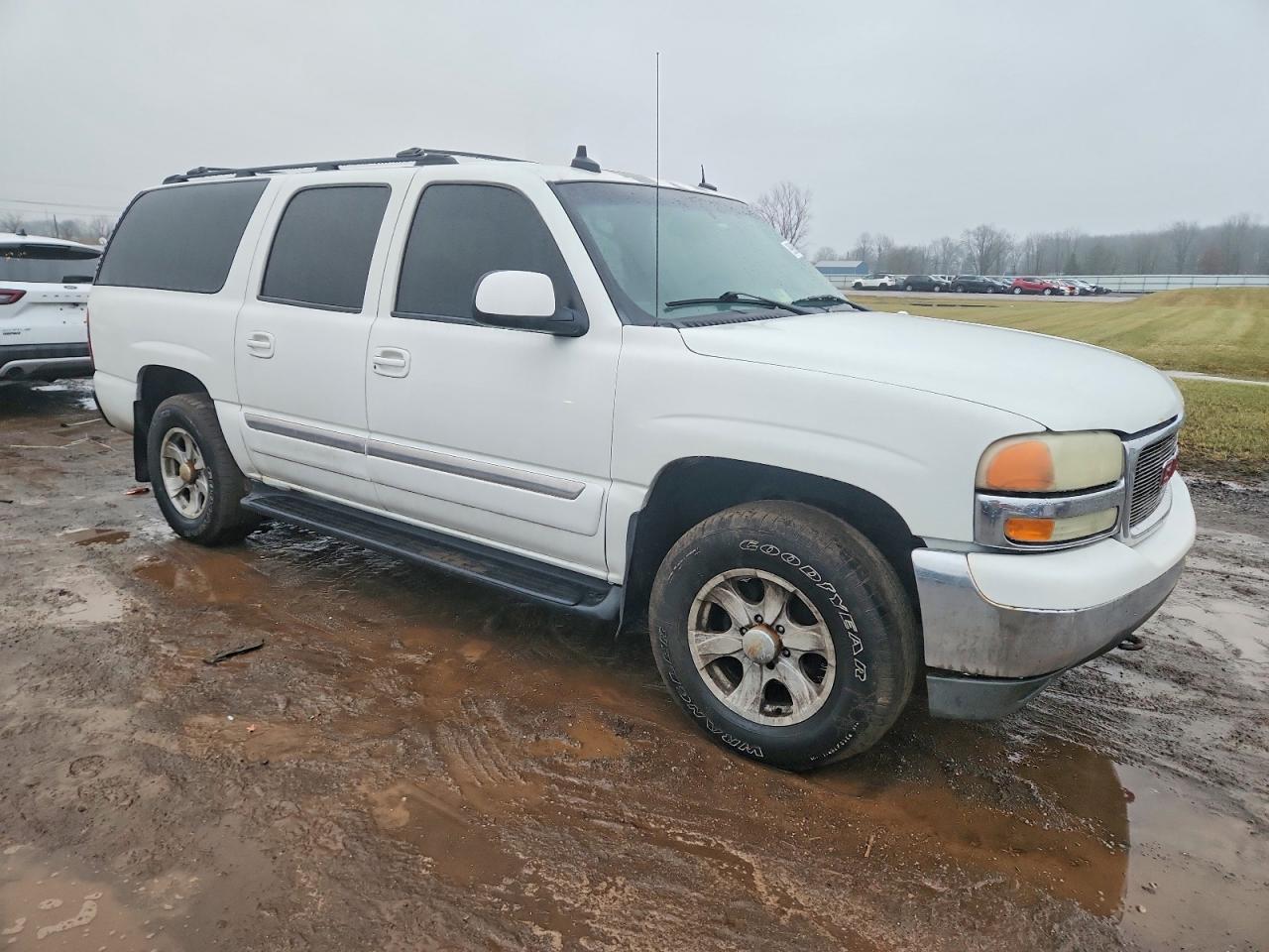2003 GMC YUKON XL K1500 photo 4