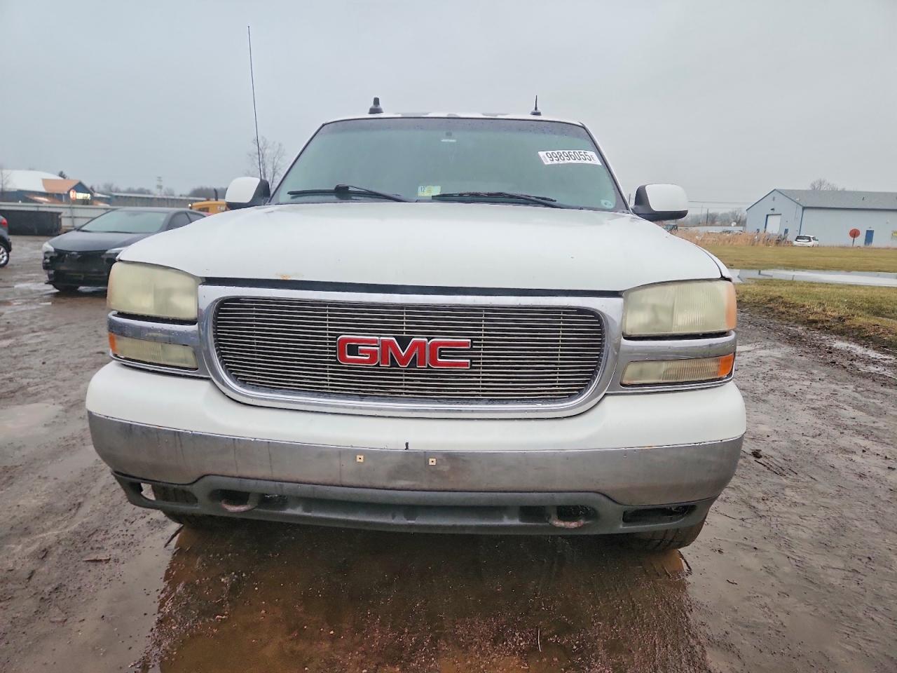 2003 GMC YUKON XL K1500 photo 5