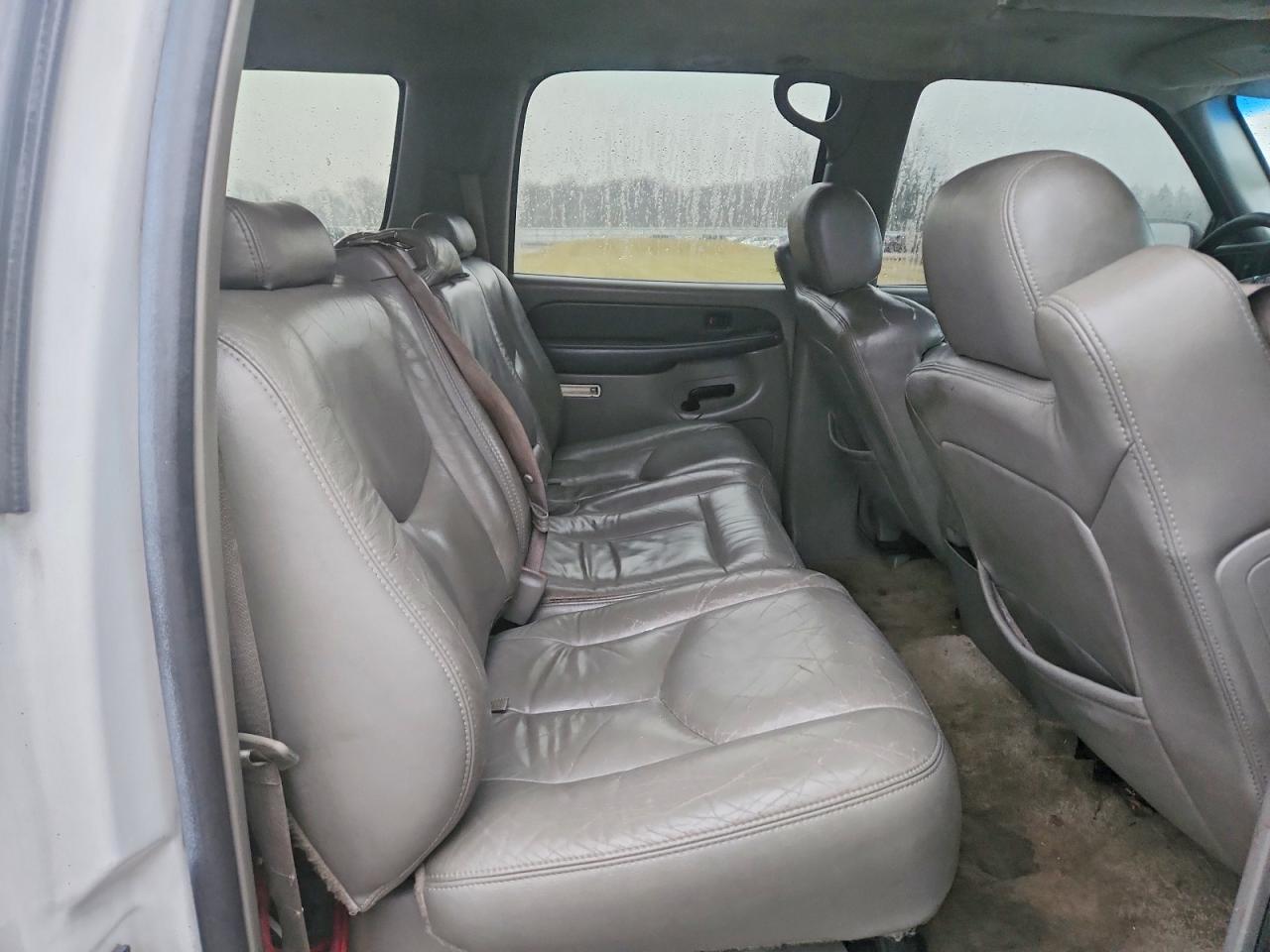 2003 GMC YUKON XL K1500 photo 11