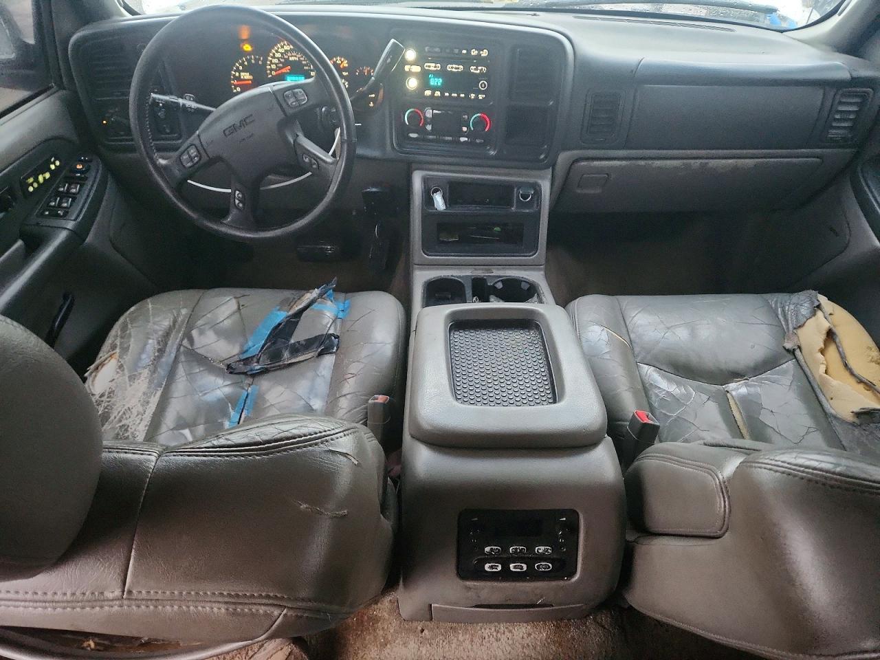 2003 GMC YUKON XL K1500 photo 8