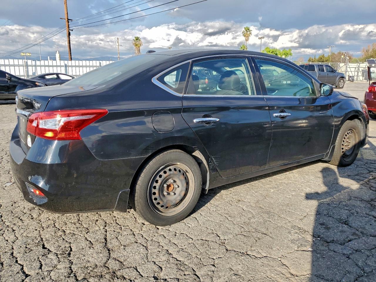 2017 NISSAN SENTRA S photo 3
