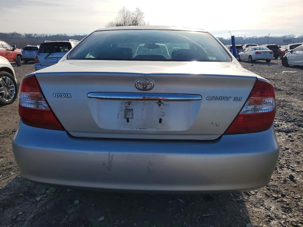 2002 TOYOTA CAMRY LE photo 6