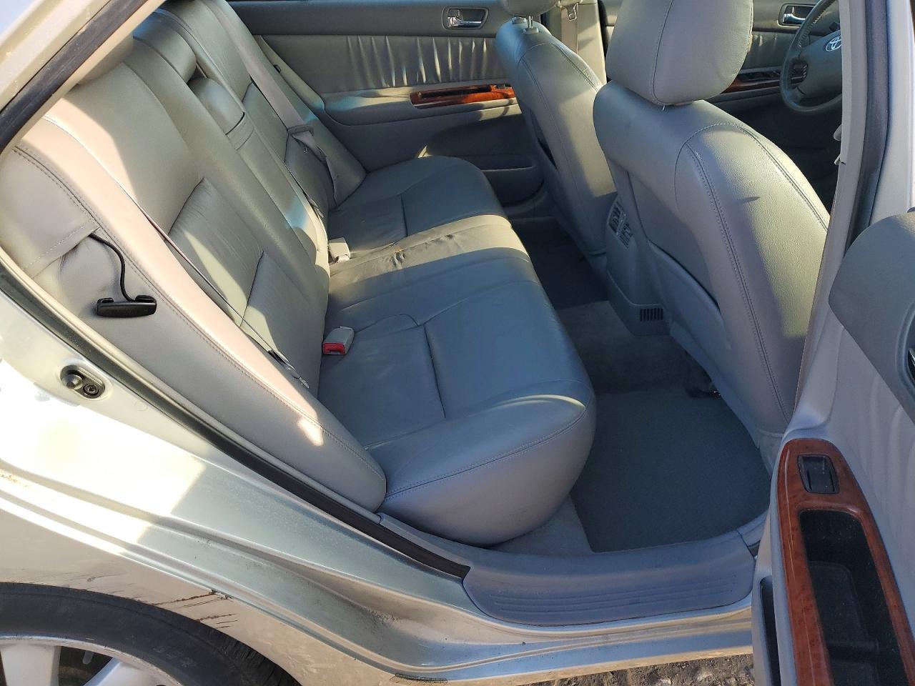 2002 TOYOTA CAMRY LE photo 10
