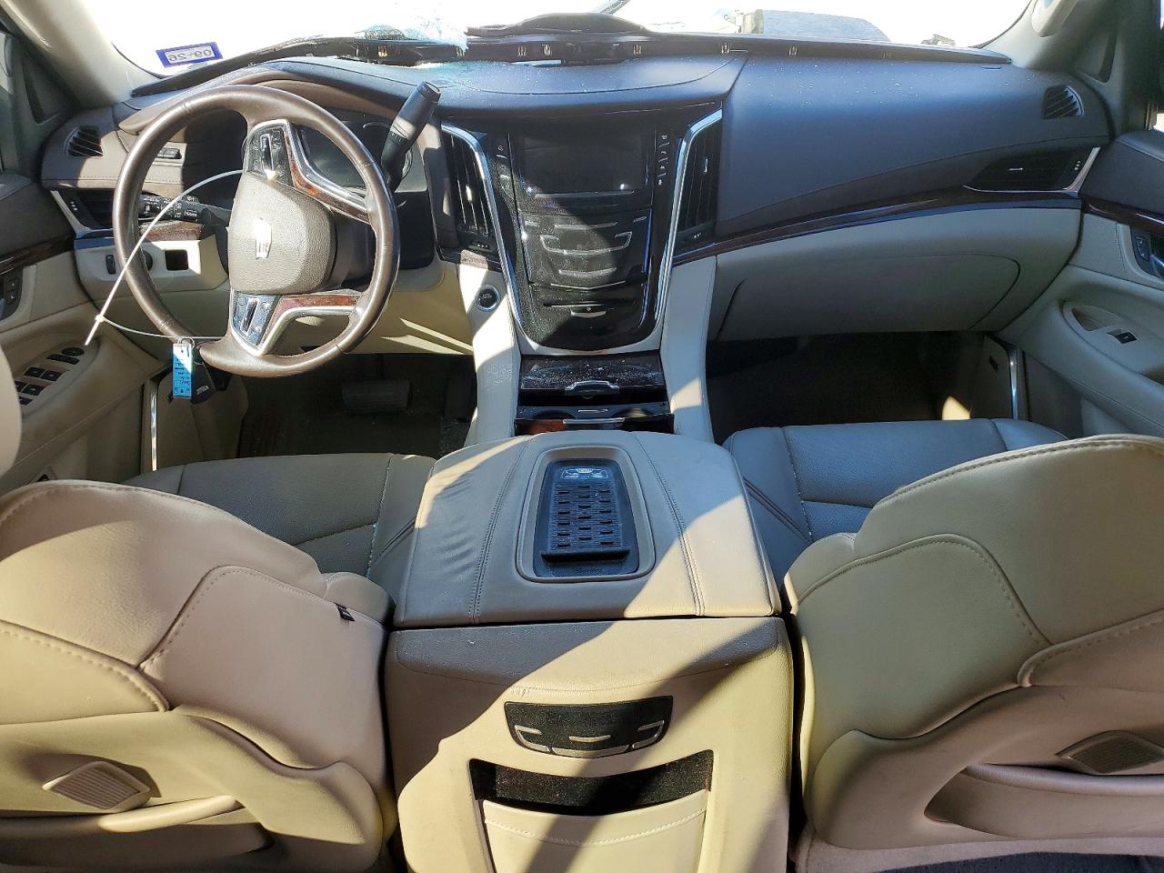 2016 CADILLAC ESCALADE LUXURY photo 8