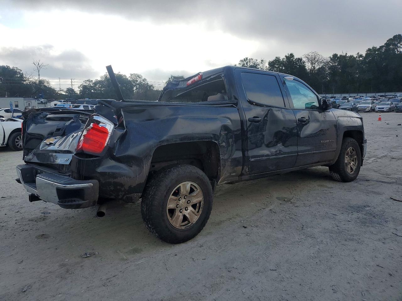 2015 CHEVROLET SILVERADO K1500 LT photo 3