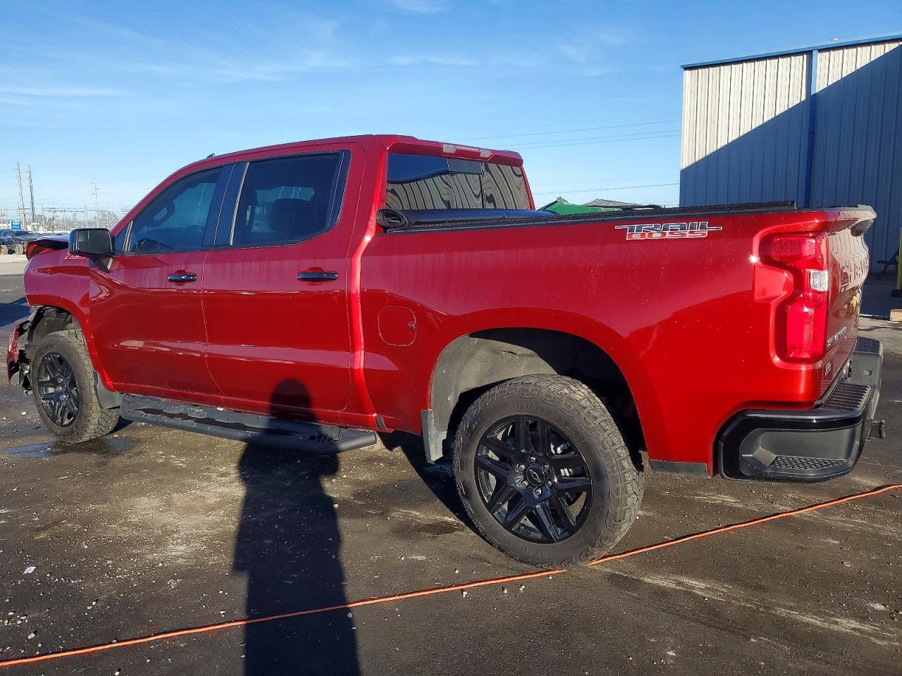 2025 CHEVROLET SILVERADO K1500 LT TRAIL BOSS photo 2