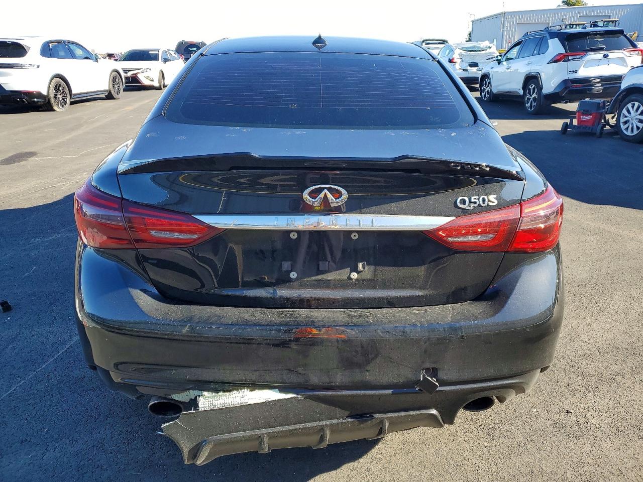 2018 INFINITI Q50 LUXE photo 6