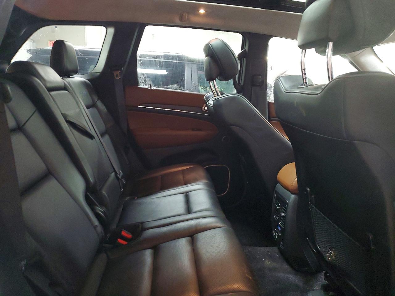 2016 JEEP GRAND CHEROKEE SUMMIT photo 10