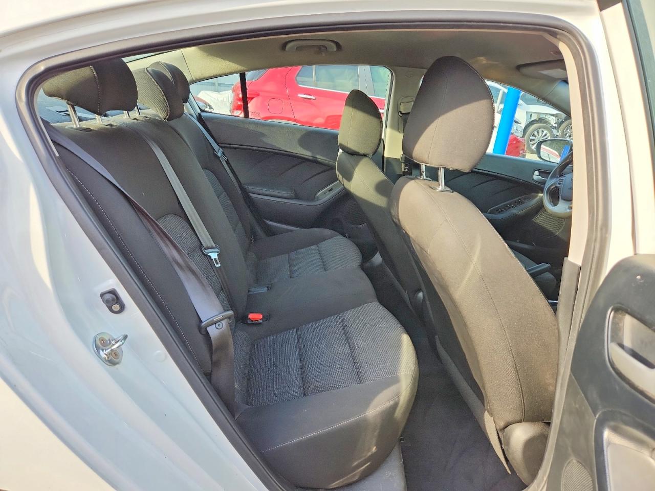 2017 KIA FORTE LX photo 10