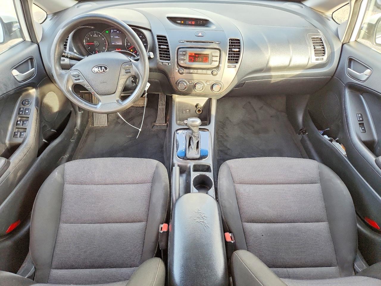 2017 KIA FORTE LX photo 8