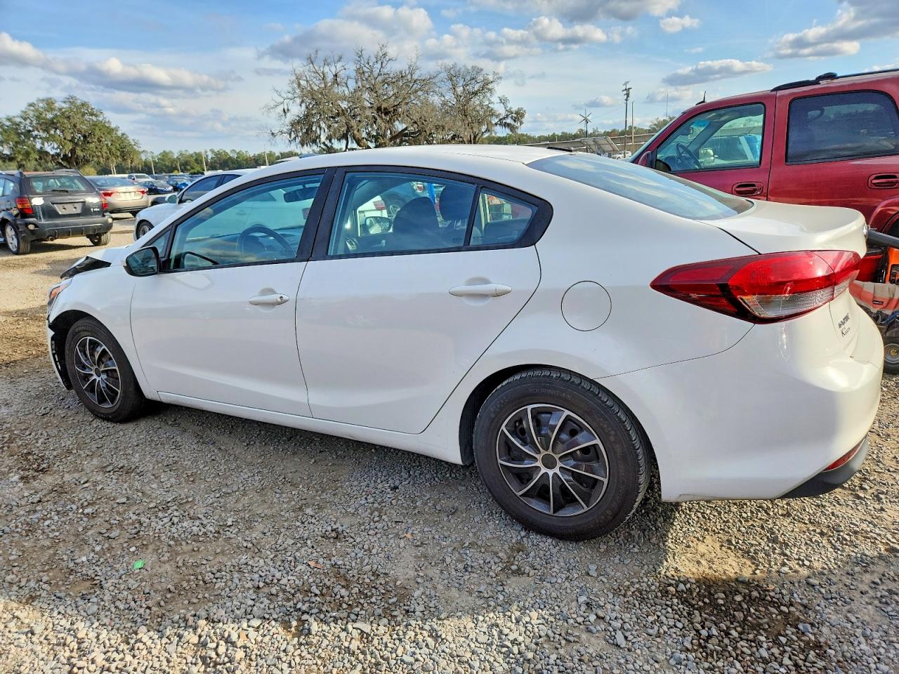 2017 KIA FORTE LX photo 2