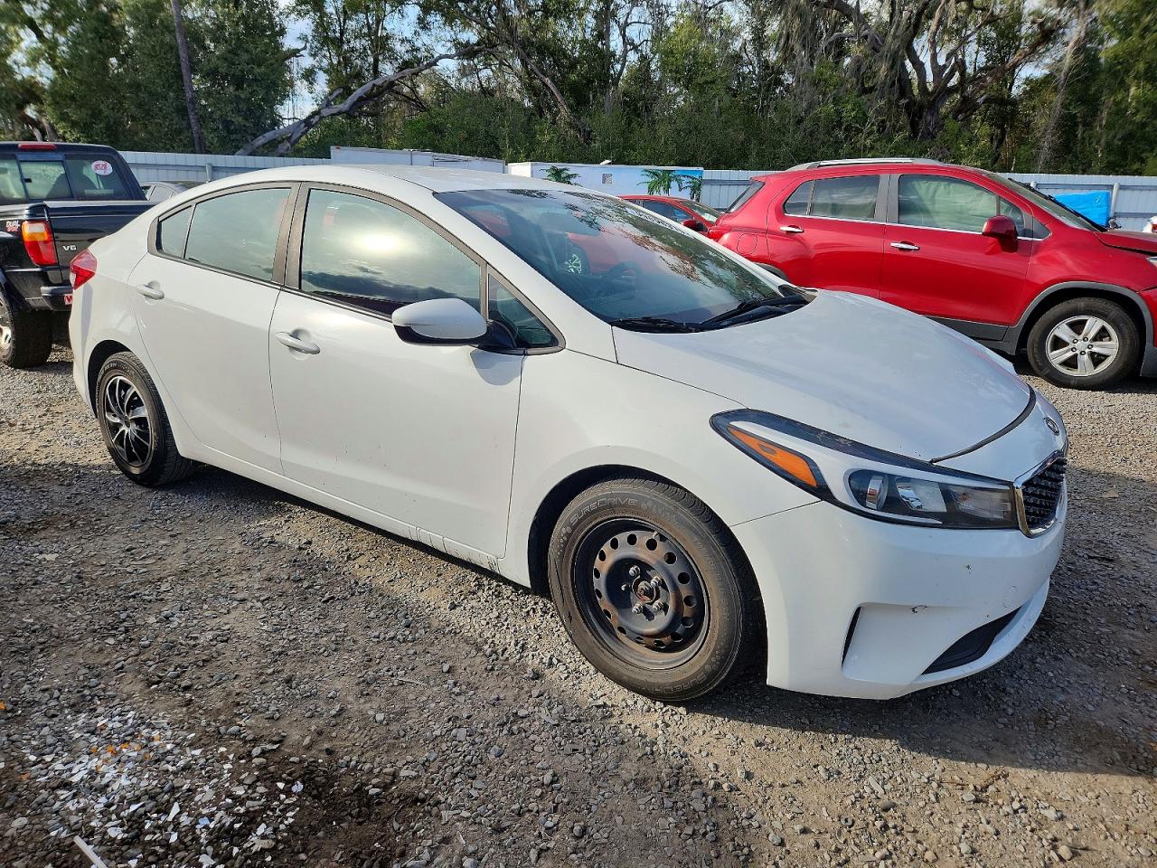2017 KIA FORTE LX photo 4