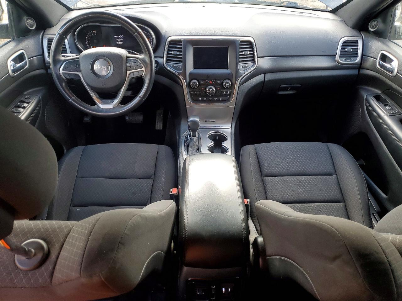 2018 JEEP GRAND CHEROKEE LAREDO photo 8