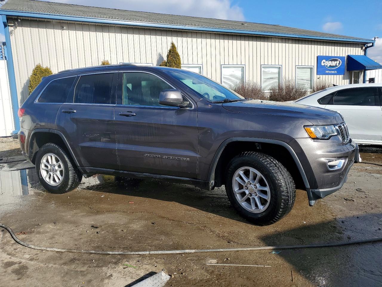 2018 JEEP GRAND CHEROKEE LAREDO photo 4