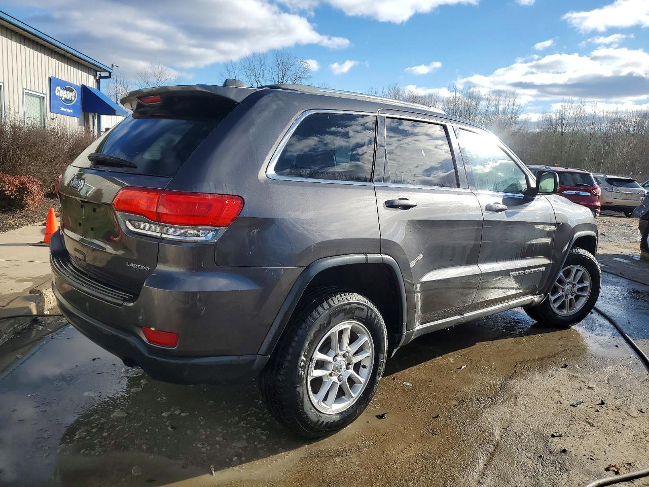2018 JEEP GRAND CHEROKEE LAREDO photo 3