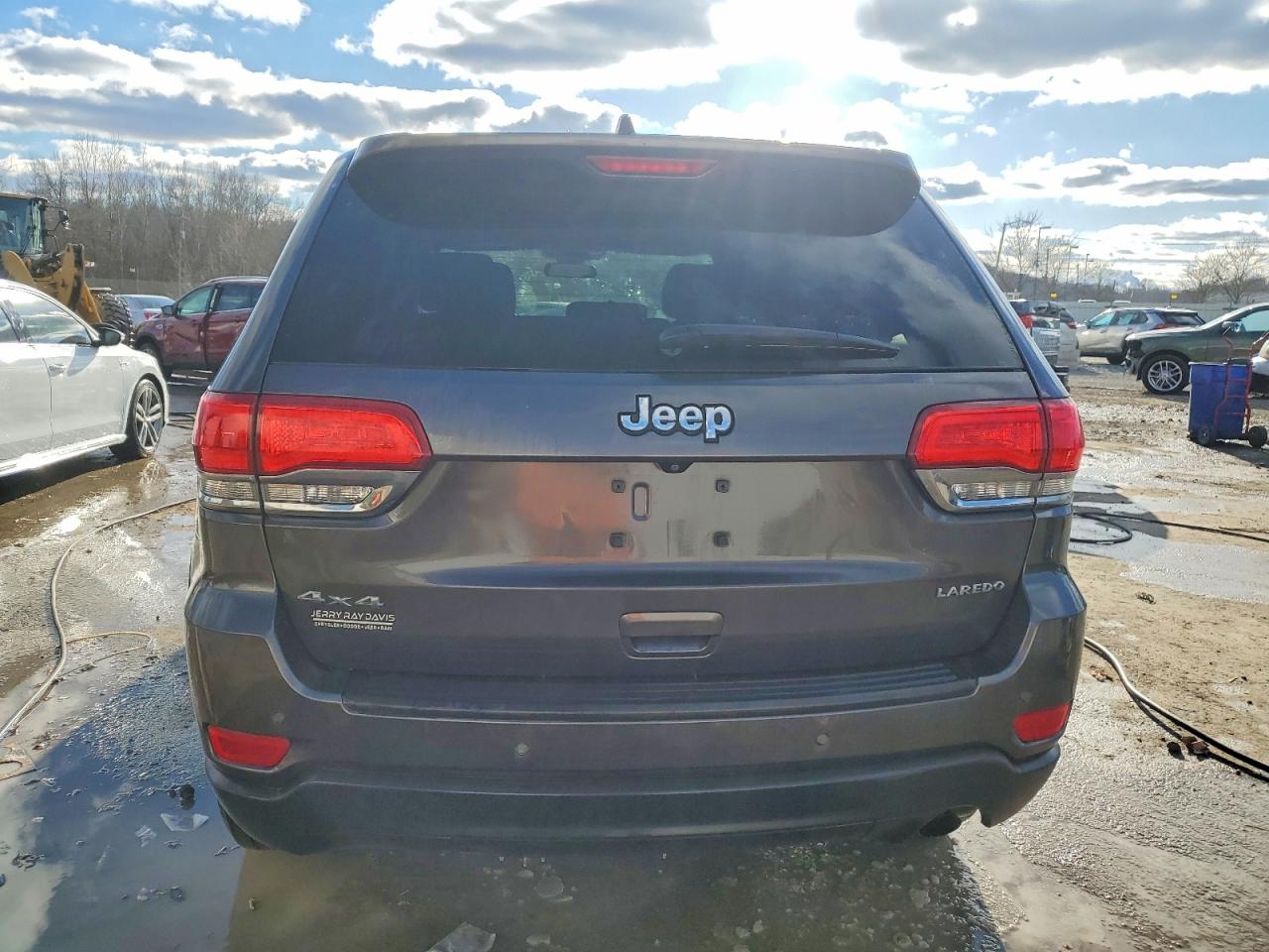 2018 JEEP GRAND CHEROKEE LAREDO photo 6